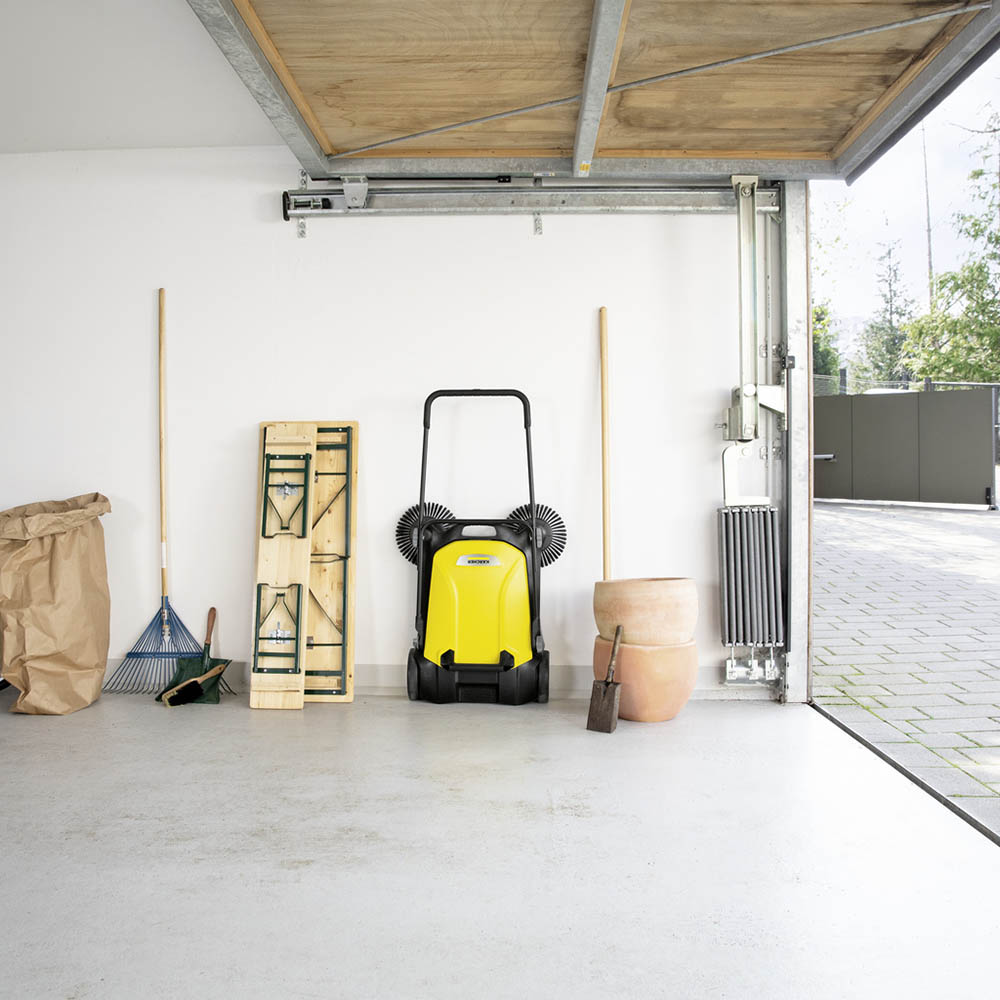 Kehrmaschine S 4 Twin inkl. Grobschmutzzange Kehrmaschine S 4 Twin inkl. Grobschmutzzange